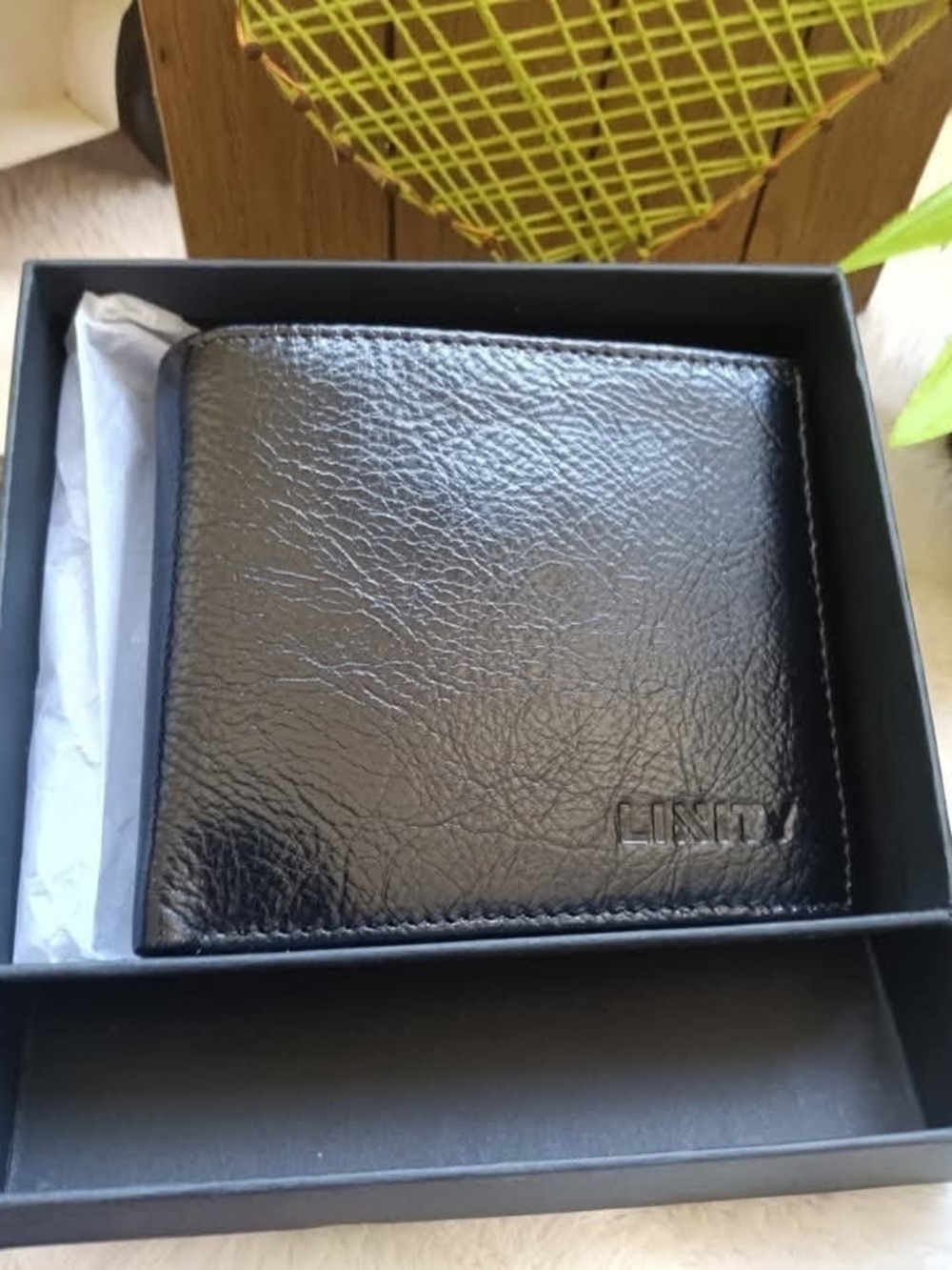 Black Leather Men’s Bifold Wallet